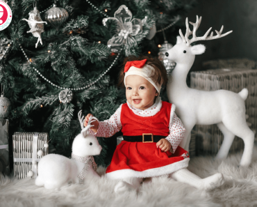 70+ Super Cute Baby’s First Christmas Photo Ideas
